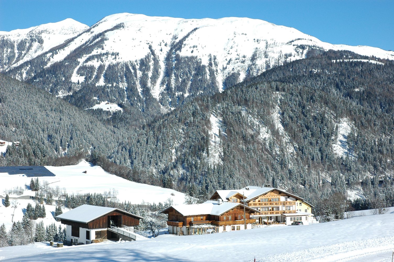 Der beste Start für Skitouren im Lesachtal ist der Alpenhof Wolayersee